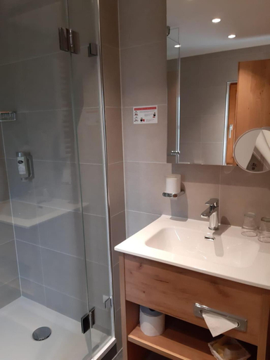 Bathroom 3, Hotel & Restaurant Aplengluck, Berchtesgadener Land