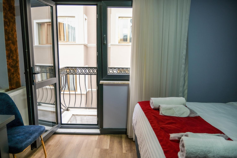 Bedroom 4, Yellow Mansion, Beyoğlu