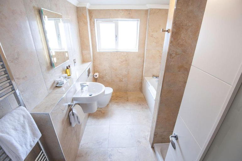 Bathroom 5, Seamill Hydro Hotel & Resort, North Ayrshire