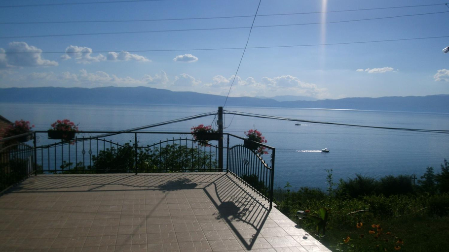Others 4, Villa Novak