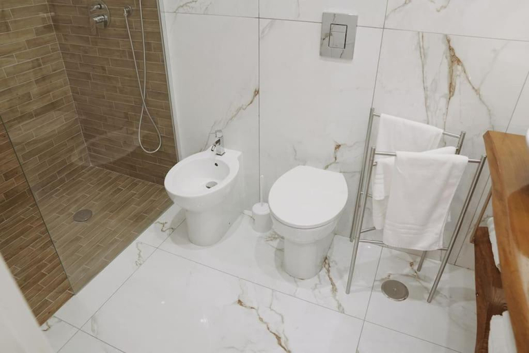 Others 2, Sisina Luxury Room Jacuzzi & Piscina, Napoli