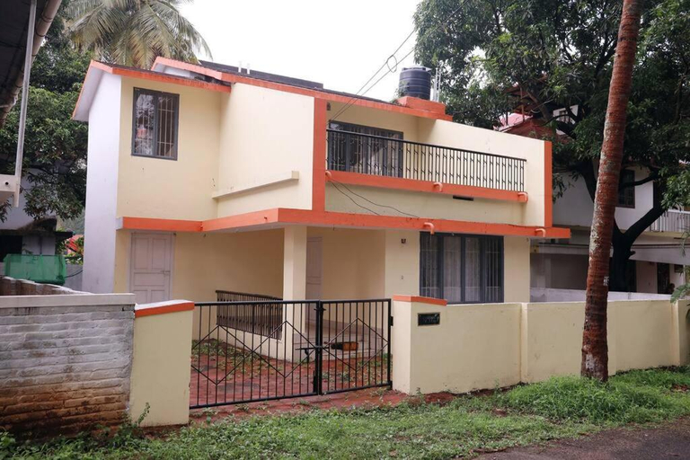 Toms Villa along National highway Thrissur at Nadathara, Thrissur