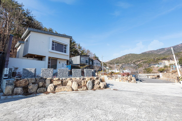 Exterior & Views 1, Ulsan Byeoldam Eunchae Pool Villa, Cheongdo