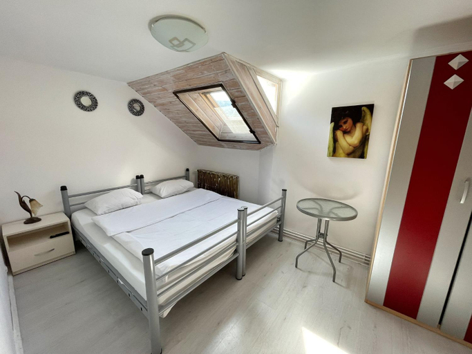 Others 3, Quiet house Brasov, Brasov