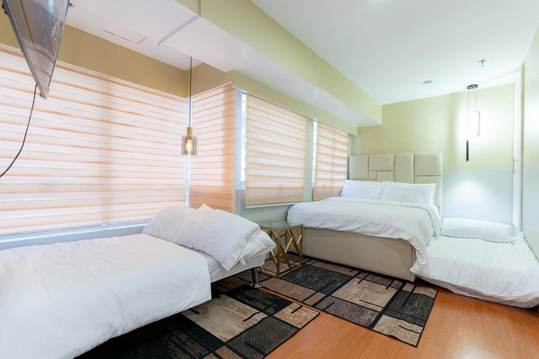 Bedroom 3, A2J BGC Luxury 2BR Loft Near High Street, Airport, Taguig