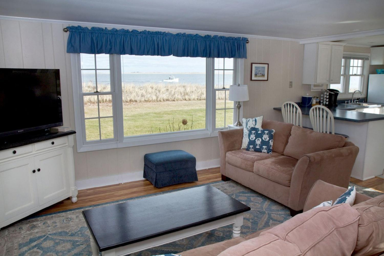 Others 4, The Hawthorne, Barnstable