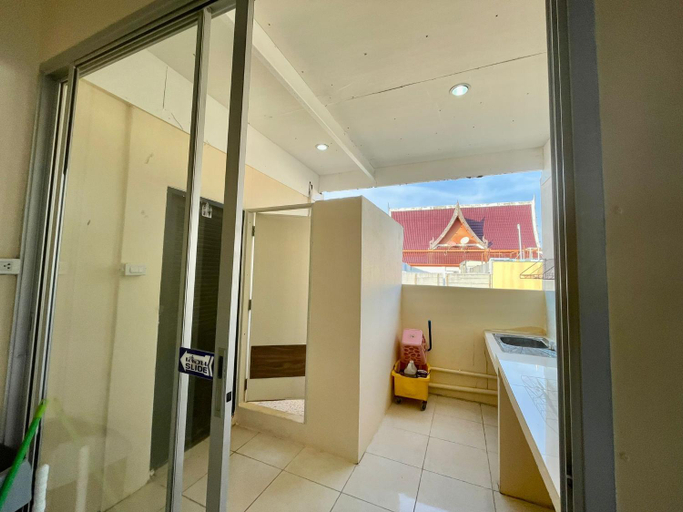 Bathroom 9