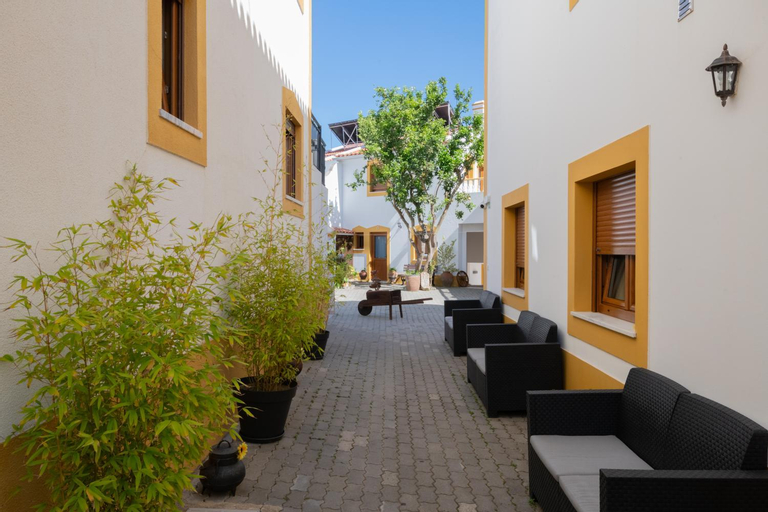 Exterior 2