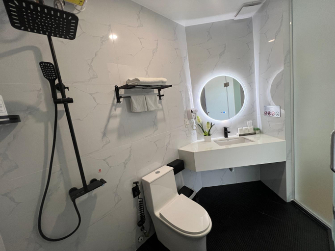 Bathroom 6