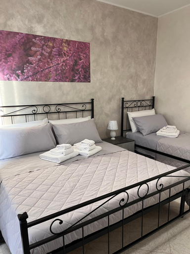 Others 4, B&B SulViale, Roma