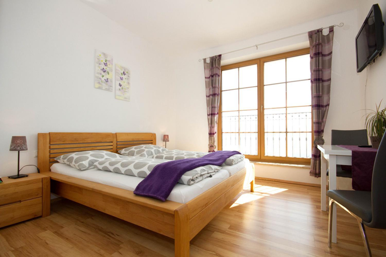 Bedroom 2, Hochhubergut, Steyr Land
