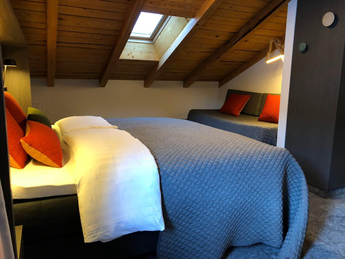 Bedroom 2, Hotel Les Etagnes, Conthey