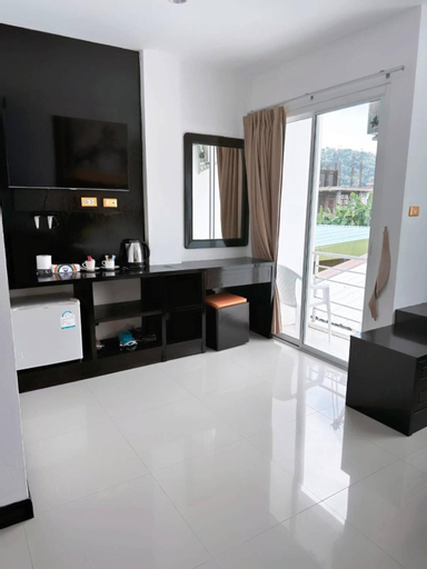 Dining Room 8