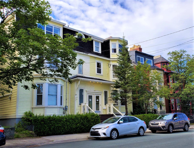 Exterior & Views