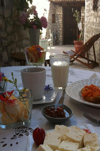 Food & Drinks 5, Bujtina Kodiket Guesthouse, Beratit