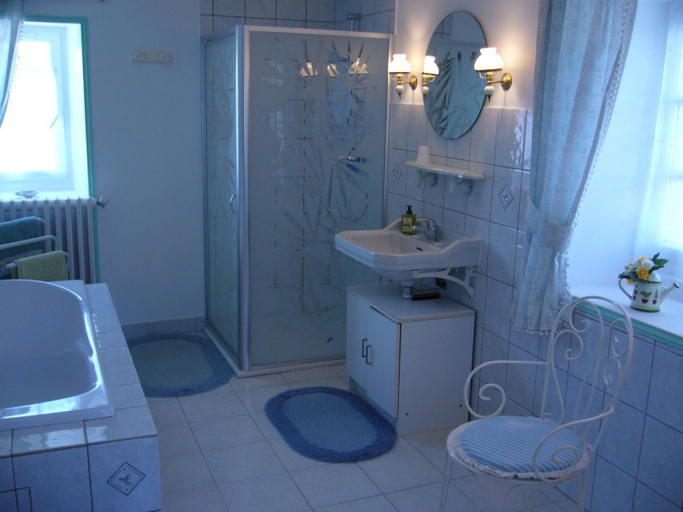 Bathroom 2, Ferme de Dauval, Calvados