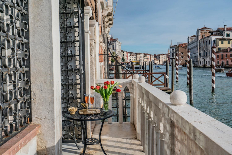 Others 4, La Loggia Grand Canal, Venezia