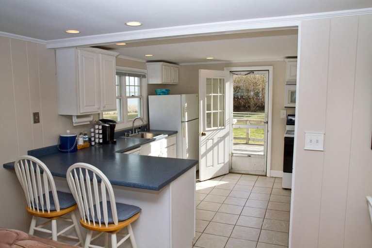 Others 5, The Hawthorne, Barnstable