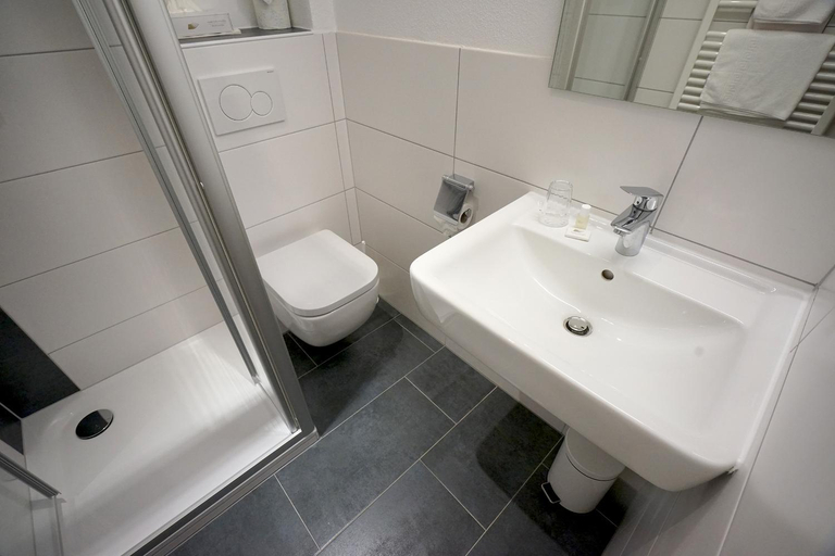 Bathroom 3, Hotel Gasthof zum Biber, Bad Kissingen