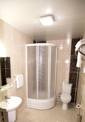 Others 5, Resmina Hotel, Merkez