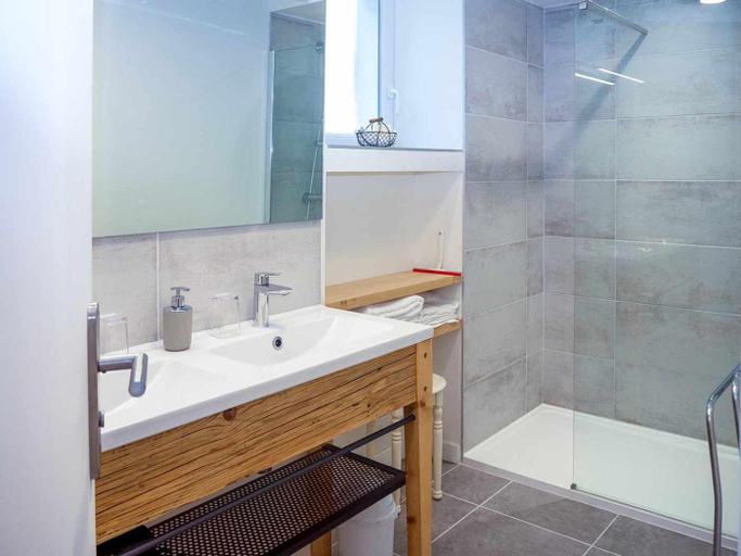 Bathroom 2, Le Moulin du Paroy, Hautes-Alpes