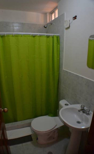 Bathroom 4, Heritage Inn, Quito