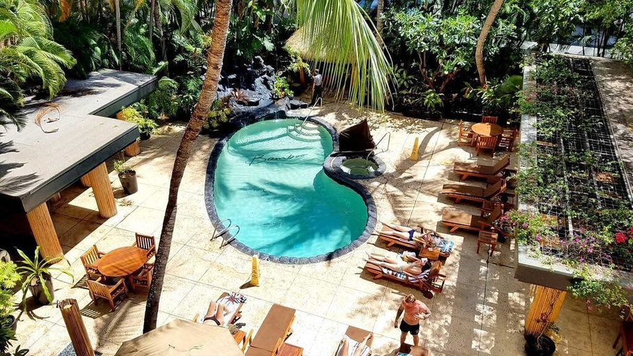 Sport & Beauty 5, Bamboo Hotel with Pool Access, Honolulu