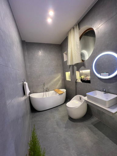 Bathroom, VILLA MINH HẬU, Phú Quý