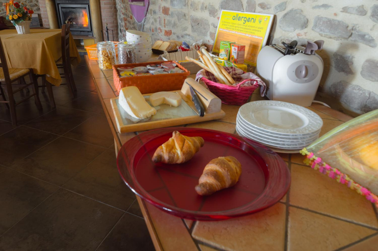 Food & Drinks 9