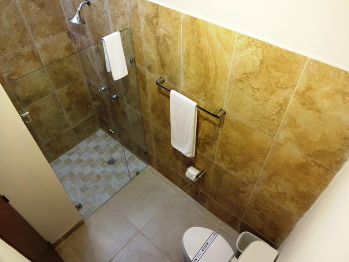 Bathroom 5, TecnoHotel Valladolid, Valladolid
