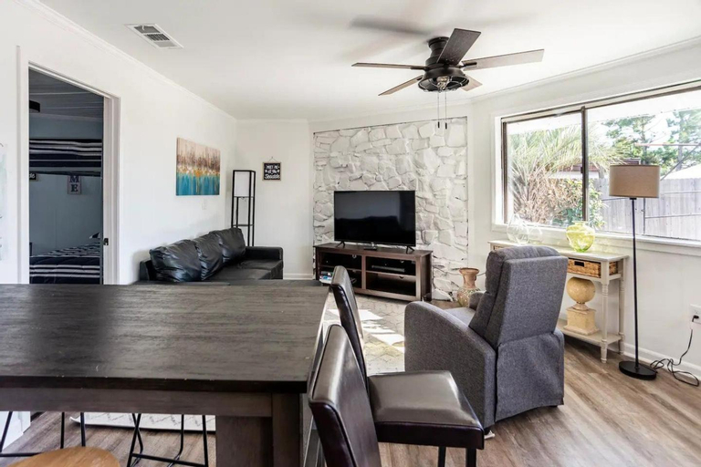 Dining Room 1