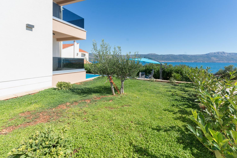 Others 3, Villa Piramida, Trogir