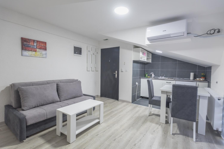 Others 4, Apartmani Centar Loznica, Loznica