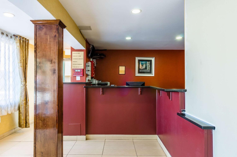Public Area 2, FairBridge Inn Express Pittsfield, Berkshire
