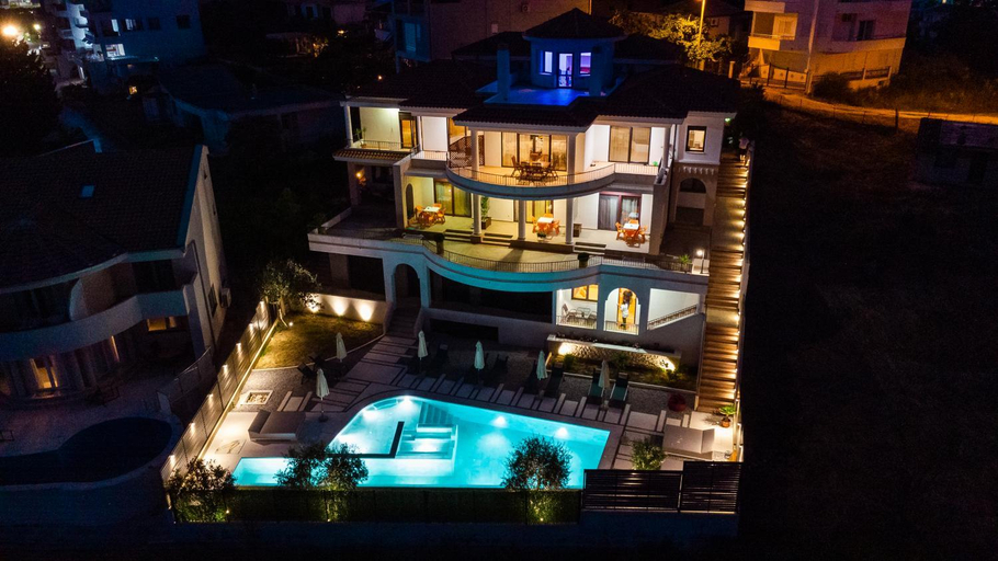 Others 5, Kan&Dzan Apartments
