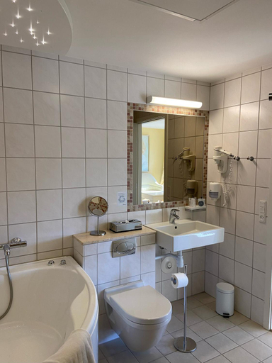 Bathroom 4, Montra Odder Parkhotel, Odder