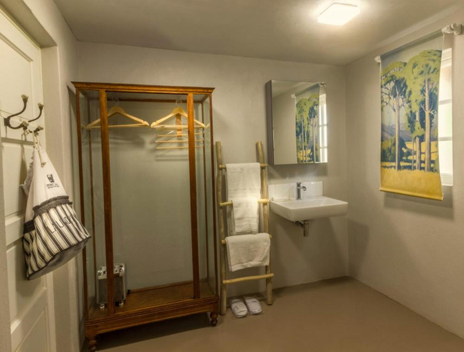 Bathroom 4, Pierneef's Kraal, City of Tshwane