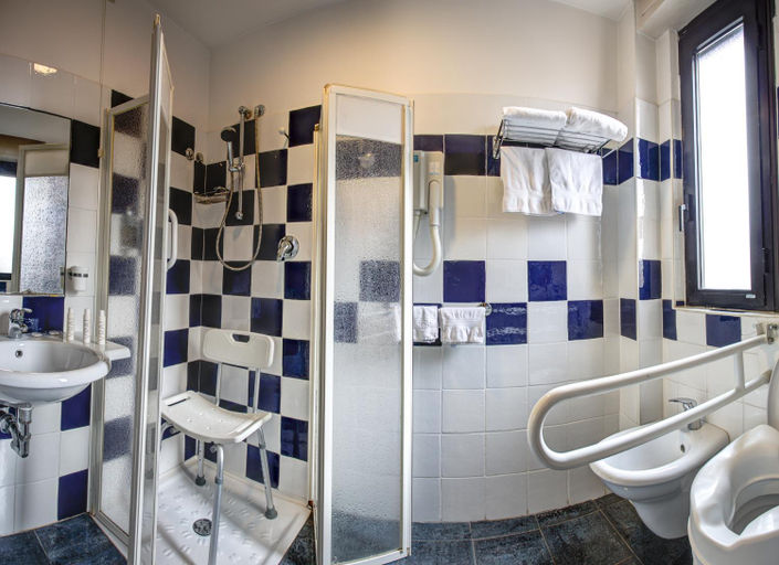 Bathroom 5, Hotel Genty, Rimini