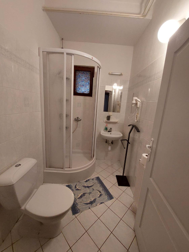 Bathroom 2, Penzion Skalna ruza - Kovirozsa panzio, Rožnava
