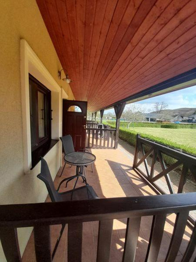 Others 2, Apartamenty Pod Debem (Ferienwohnungen an der uralten Eiche), Kamień