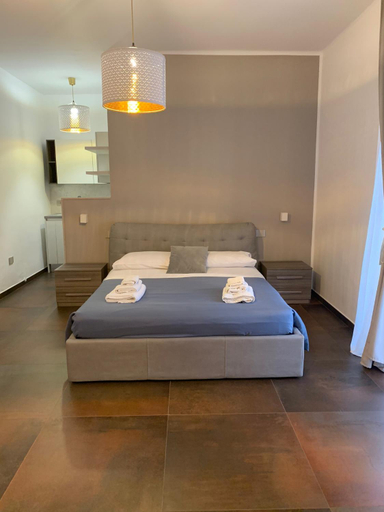 Others 5, B&B Petruzzelli, Bari