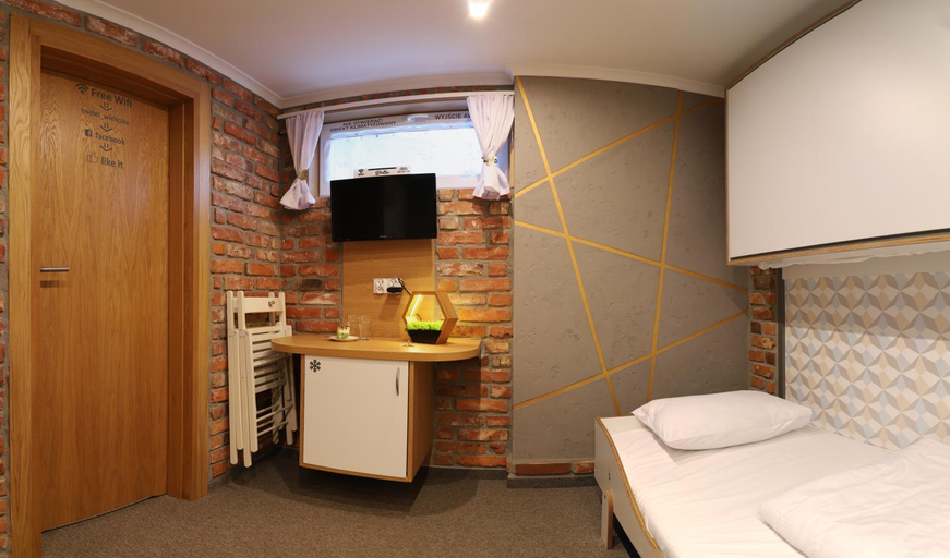 Others 5, Hostel Wieliczka, Kraków City