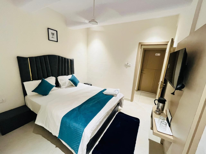 Bedroom 4, Hotel Royal SKY, Morbi