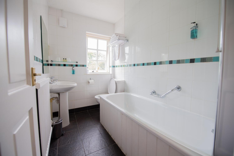 Bathroom 3, The Grove Hotel, Pembrokeshire