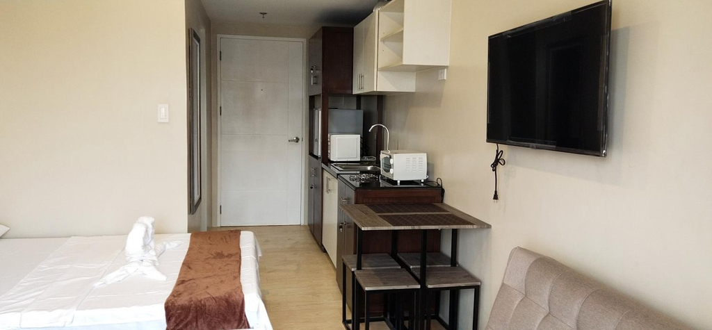 Others 2, Sunvida Tower Stays Across SM City Cebu, Cebu City