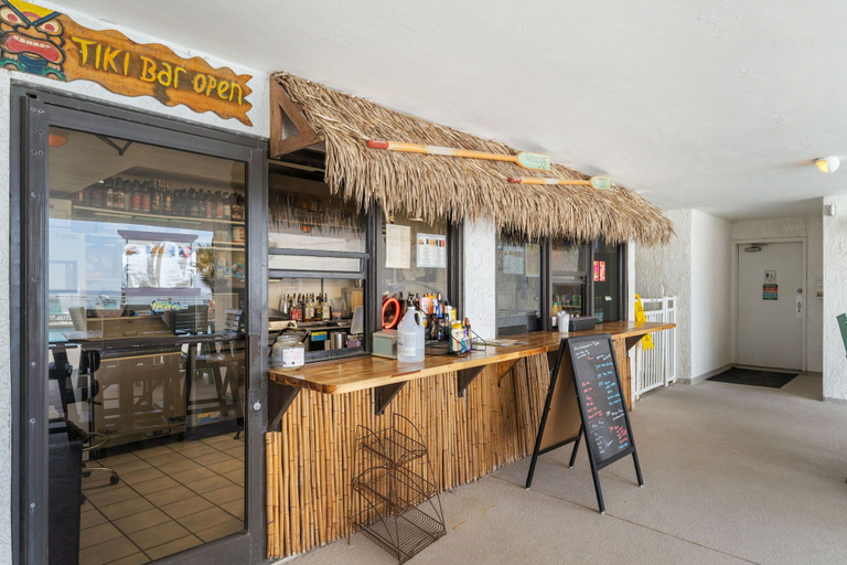 Food & Drinks, Watercrest 1110 - Sunset Haven, Bay