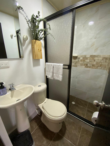 Bathroom 4, Villa Jair Hotel, Filandia