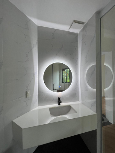Bathroom 10