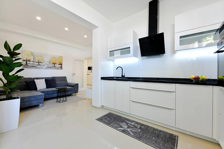 Others 5, Apartment Mary 3, Malinska-Dubašnica