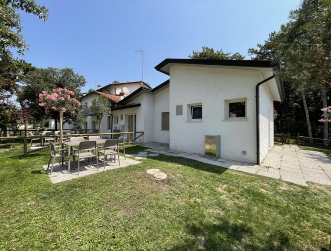 Two Bedrooms Villa with garden 600 meters from the beach - By Beahost Rentals, Venezia